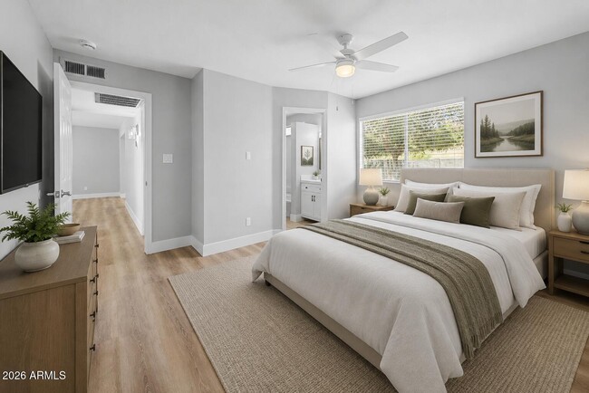 Photo - 2340 E Isabella Ave