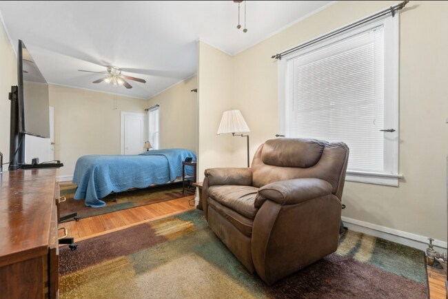 Photo - 7414 S Prairie Ave Unit 1