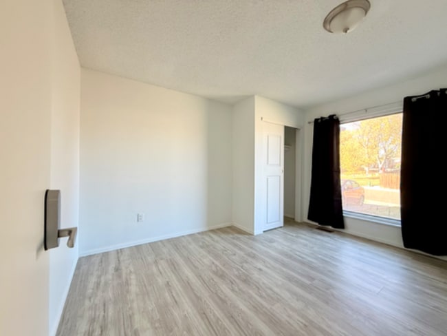 Building Photo - 2708 W 98th Dr