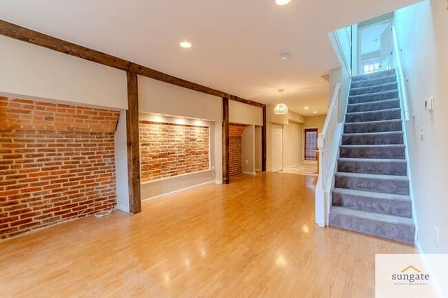 Photo - 1632 Light St