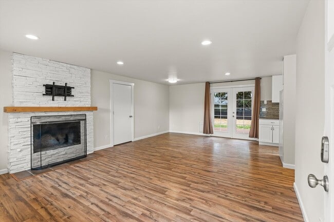 Photo - Well-Maintained Everett Rental with Functional Layout and Outdoor Space