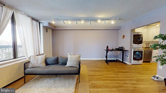 Photo - 3701 S George Mason Dr Unit 501N