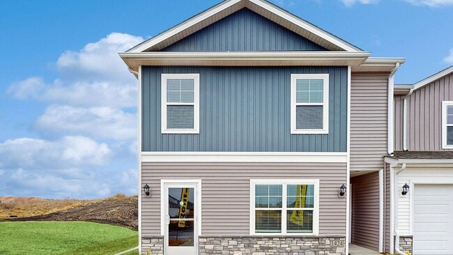 Building Photo - Brixin Townhomes at Sunset Meadows