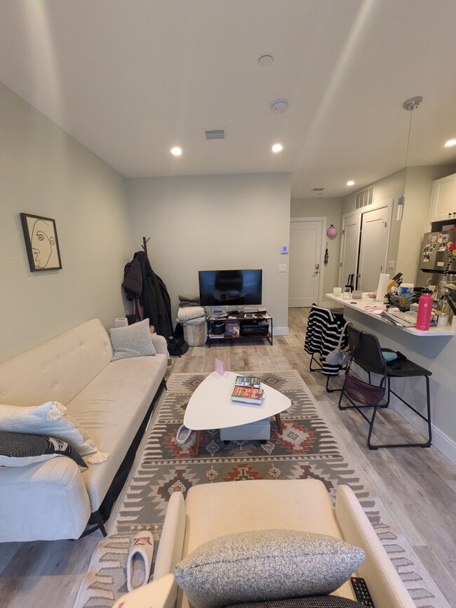 1270 Boylston St Unit 8