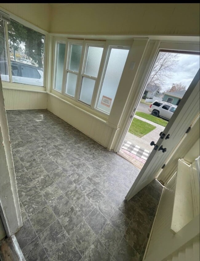 Photo - 1551 Oakley Ave