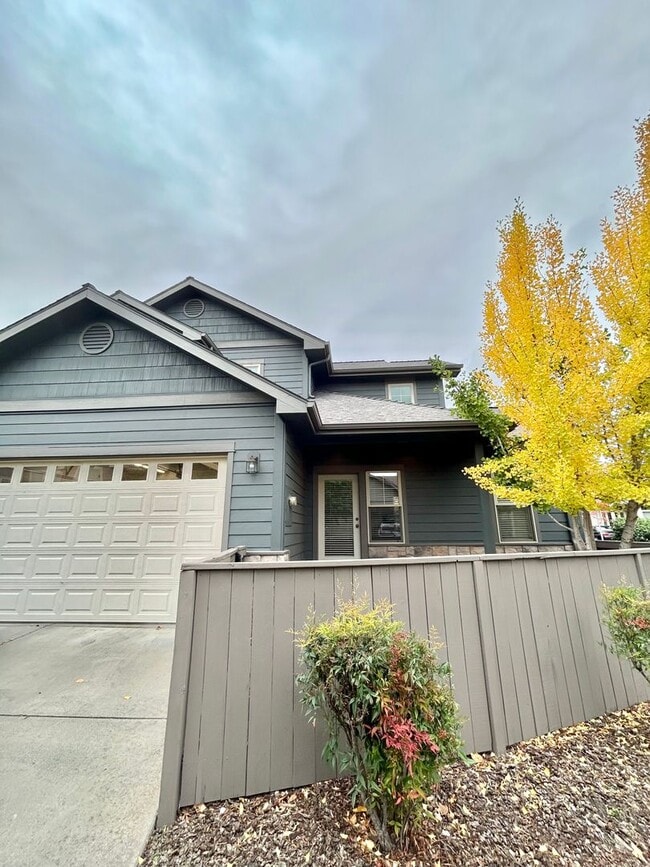 Photo - 3 Bedroom 2.5 Bath House