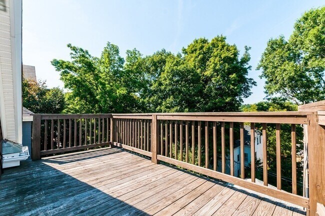 Photo - 76 Wenham St Unit 3