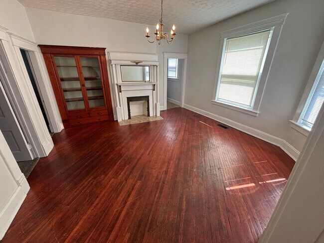 Photo - 321-323 E Wheeling St. Unit 321
