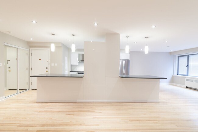 Photo - 3495 Rue de la Montagne Unit 101