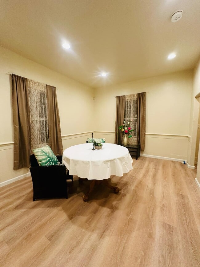 Photo - 15 Maple St Unit Room 1