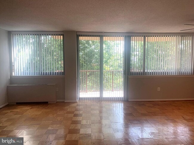 Photo - 5353 Columbia Pike Unidad 606