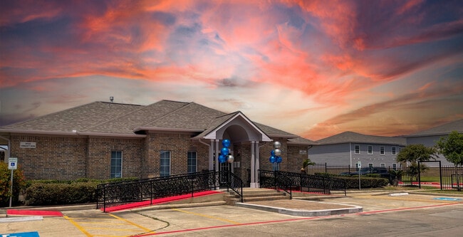 Photo - Ambroise Village