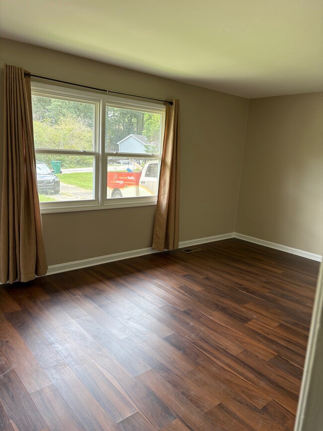 Photo - 108 Woodglen Ct