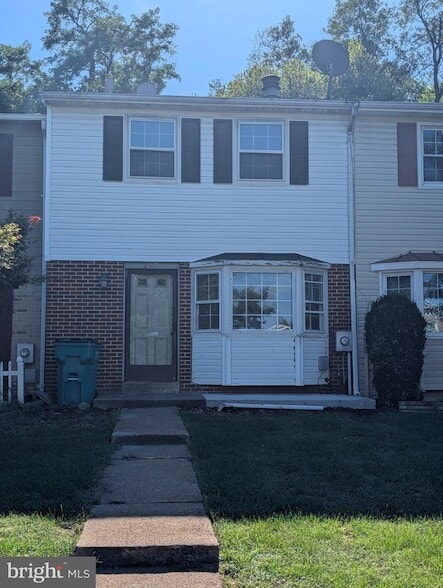 215 Queen Annes Ct