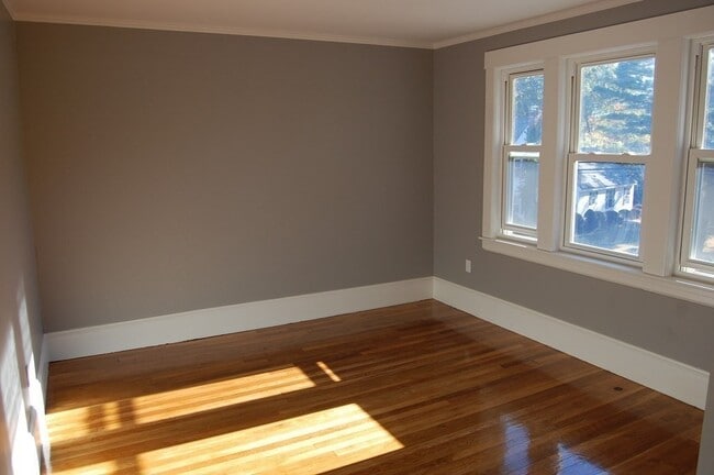 Building Photo - 148 Groton Rd Unit B