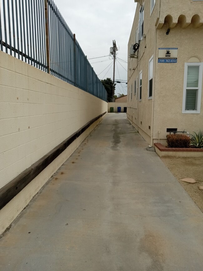 Photo - 2216 S Marvin Ave Unidad 2216