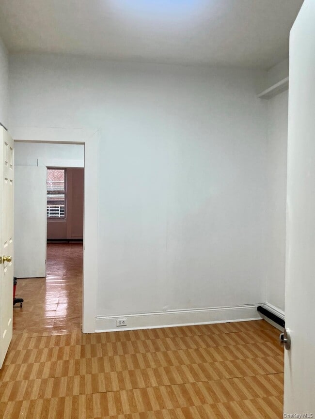 Photo - 88-15 Jamaica Ave