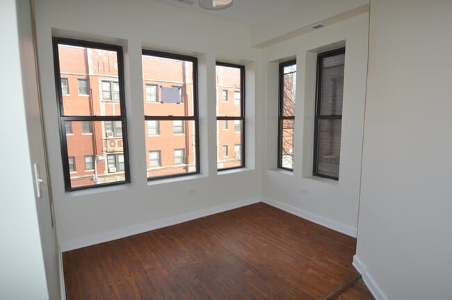 Photo - 1167 E 52nd St