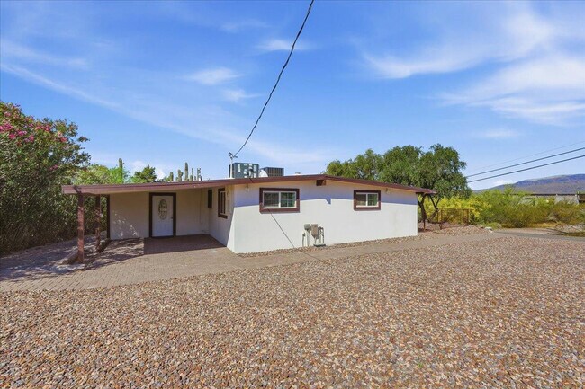 Photo - 38466 N Basin Rd