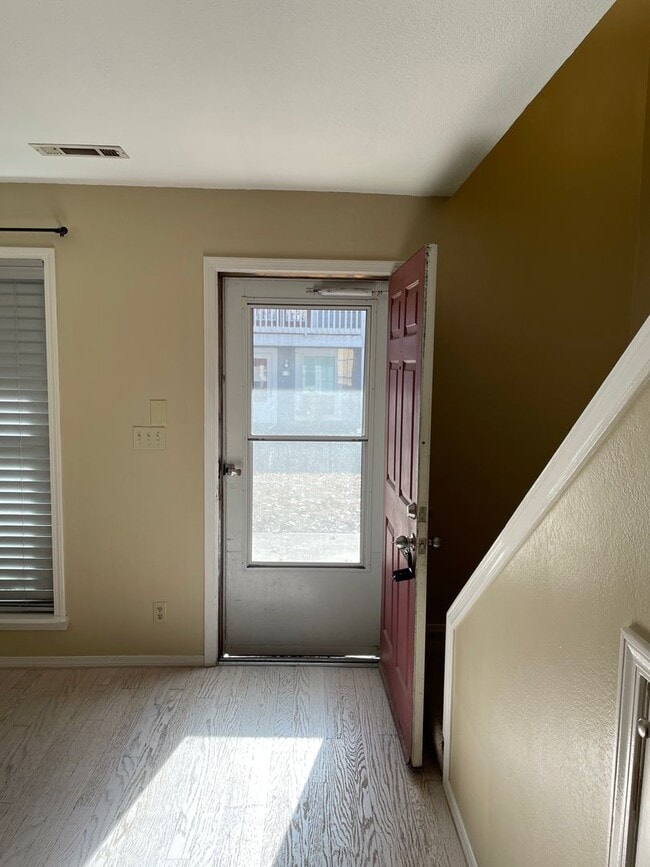 Photo - Darling 1 Bed, 1.5 Bath Townhouse with sma...