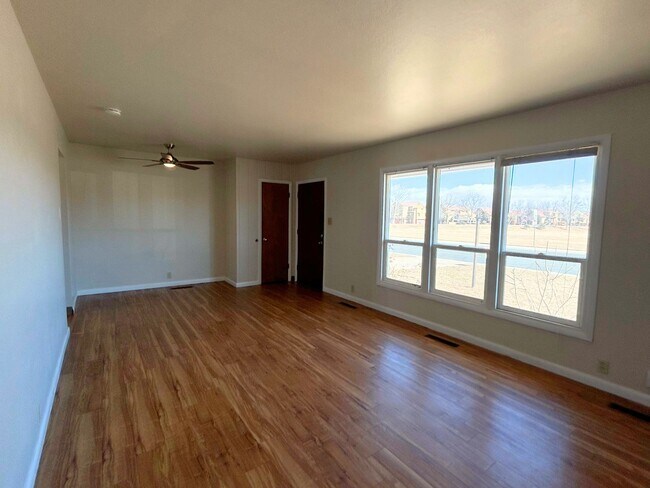 821 Skyline Dr