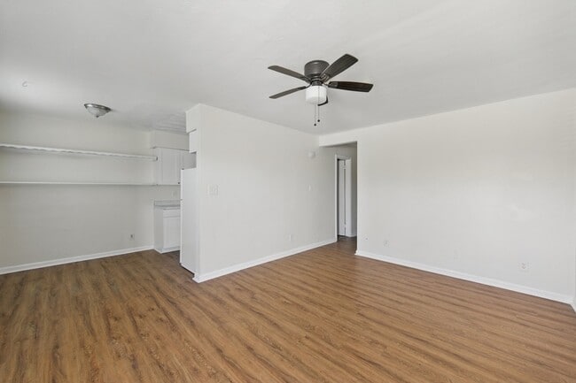 Photo - 711 Easy St
