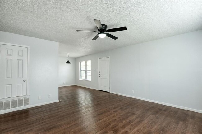 Photo - 2900 Mesquite Ln