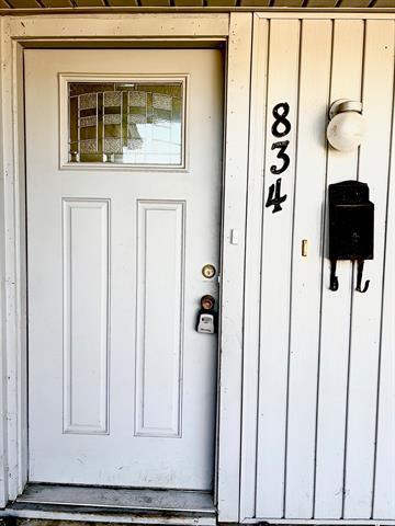 Photo - 834 Quebec Dr