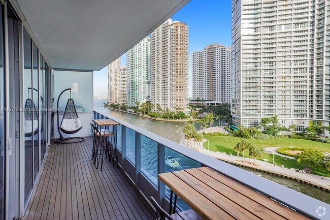 Building Photo - 200 Biscayne Blvd Way Unit 705 Rental