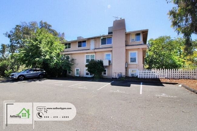 Building Photo - 2391 Placer St Unit A
