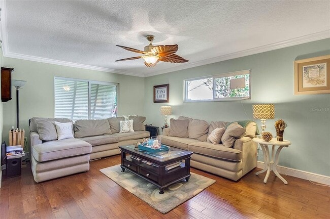 Photo - 952 Fairway Dr