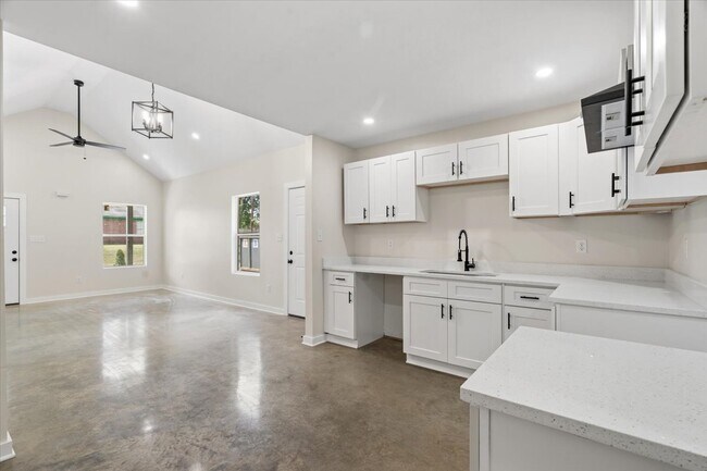 Photo - 750 Barrett Pl