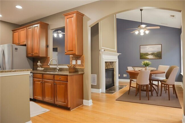 Photo - 1526 Lechemin Dr