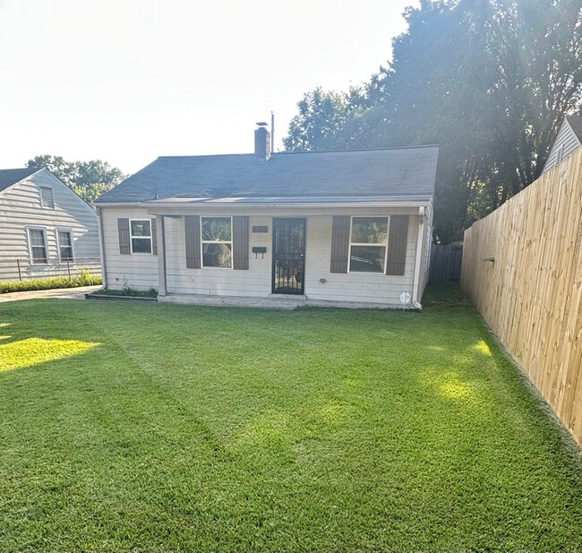 Building Photo - 1045 E Rossiland Cir Rental