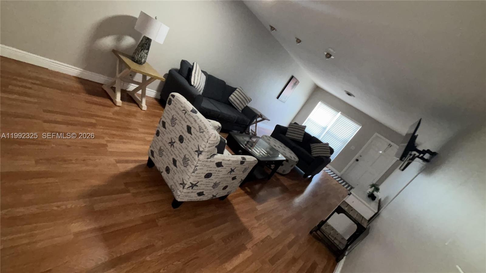 Photo - 1120 NE 24th Ave Unidad 2