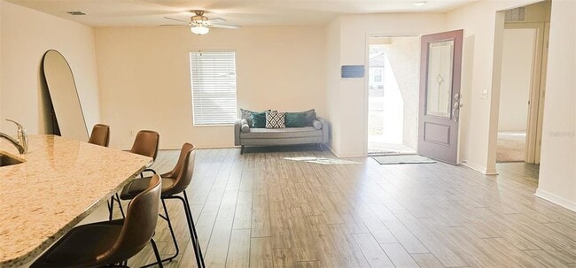 Photo - 271 Begonia Ln