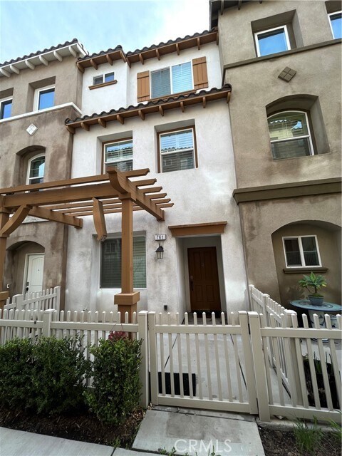 Photo - 761 E Bagnall St