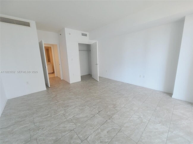 Photo - 500 Brickell Ave Unit 2608