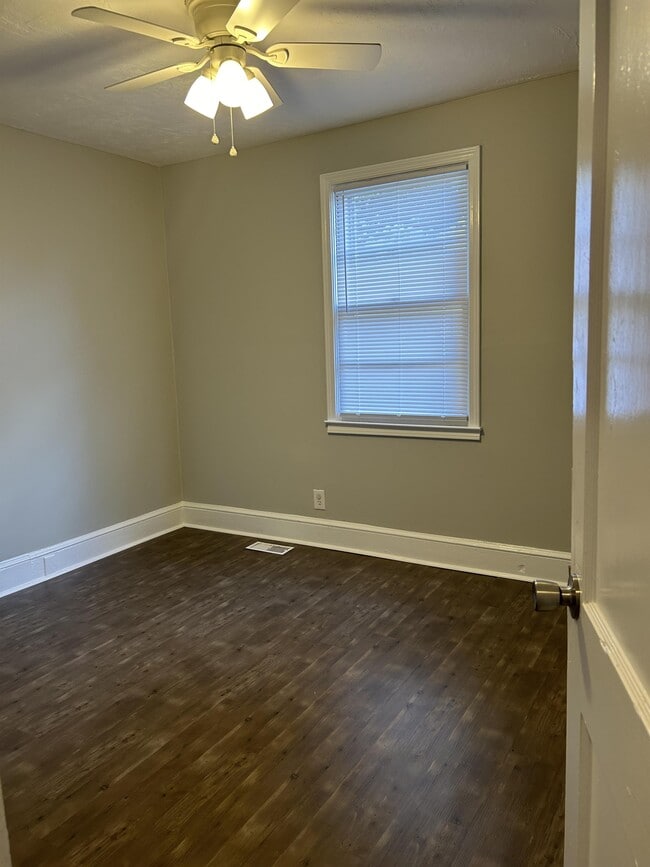 Photo - 2705 9th Ave