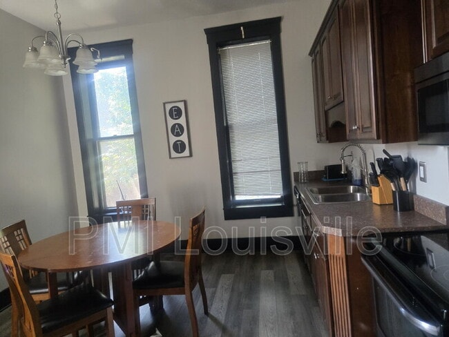 1156 S Brook St Unit 4