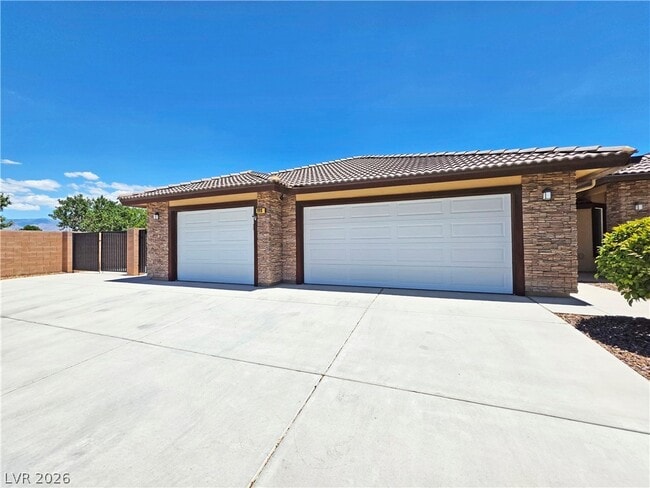 Photo - 111 Mondale Ct