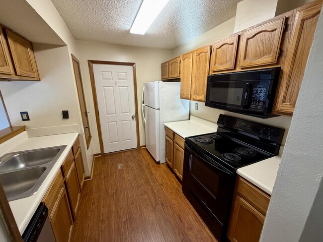 Photo - 3102 Aspen Ct