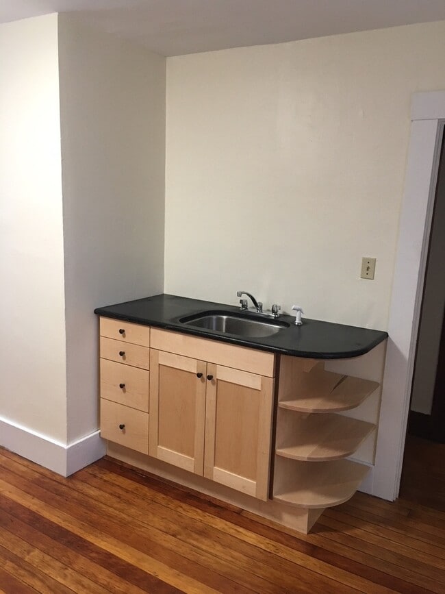 Building Photo - 144-146 Elliot St Unit (146 Elliot St) 146E 2nd flr Rental