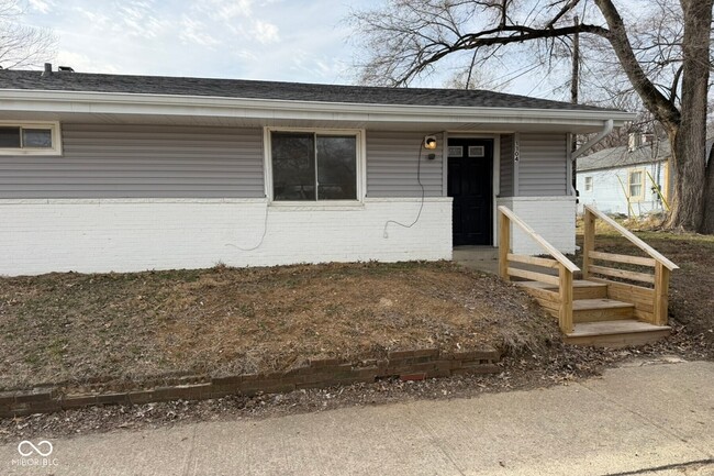 Building Photo - 1104 N Somerset Ave