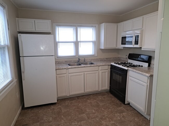 Photo - 307 W Hyde Park Ave