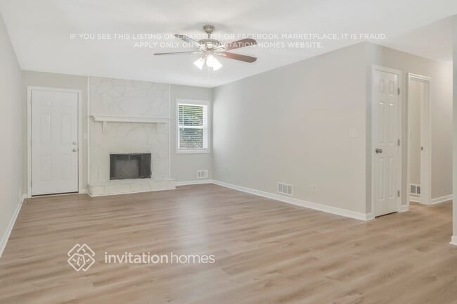 Photo - 4812 Hemlock Dr SE