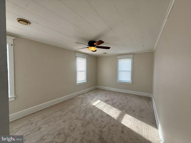 Photo - 404 W Broad St