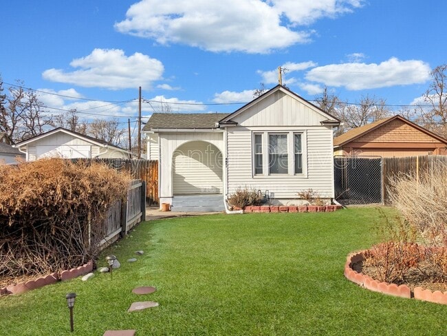 Photo - 4631 Clay St