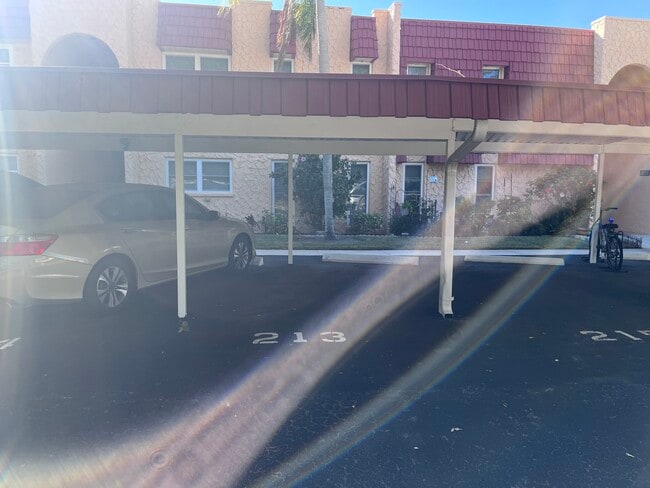 Building Photo - 213 Buttonwood Cir Unit 213 Buttonwood Circle