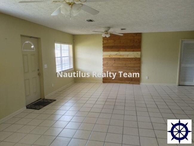 Photo - 1706 E 6th St